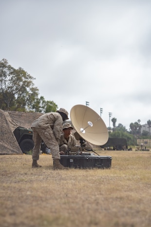 Marines check a MCWS-X satellite during the annual division communications competition at Marine Corps Base Camp Pendleton, California, June 18, 2025.