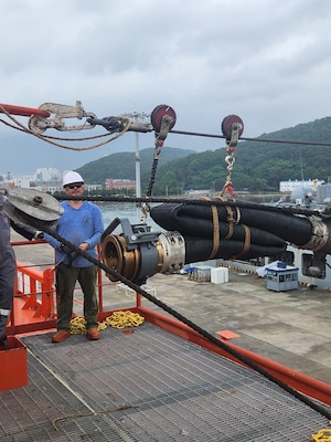 Republic of Korea’s Cheonji-class fast combat support ship ROKS Daecheong (AOE-58) connects its fuel line to Military Sealift Command’s commercial charter oiler MT Allied Pacific during conducted a simulated consolidated cargo replenishment at sea (CONSOL), at Chinhae, June 18, 2025. (Courtesy photo)