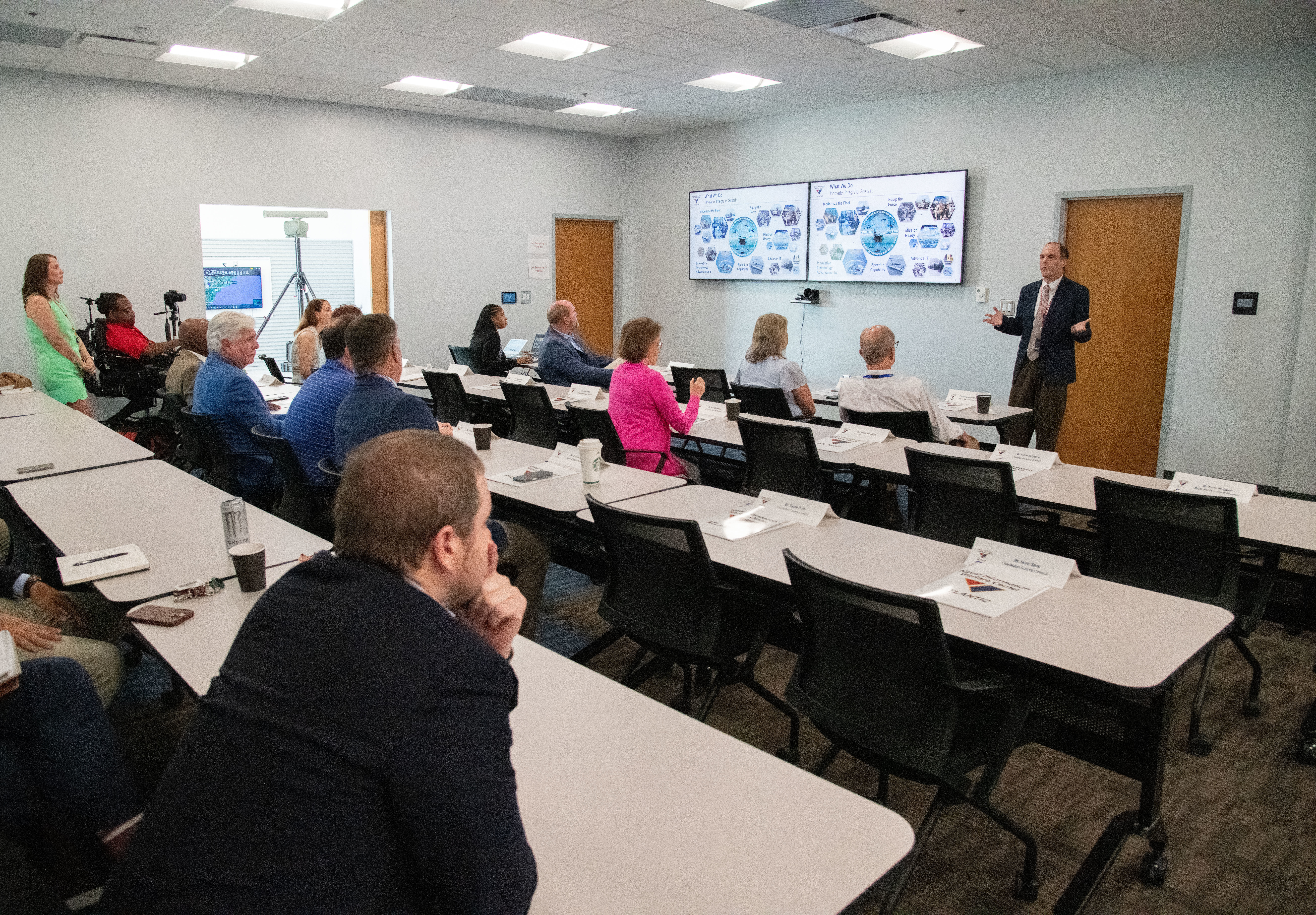 NIWC Atlantic hosted Charleston-area mayors and city council members to learn about some of our recent projects.