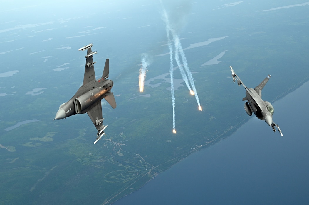 F-16s flying