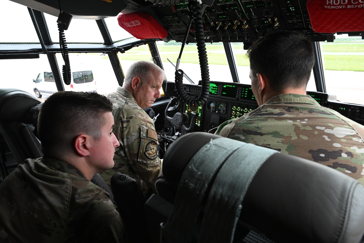 Maintainers from the 910th Aircraft Maintenance Squadron receive training on C-130J Super Hercules flight deck systems at Youngstown Air Reserve Station, Ohio, May 13, 2025.