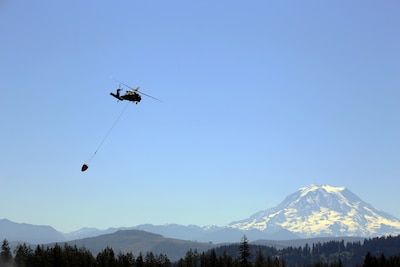 Washington Army Guard Trains in Water Bucket Operations