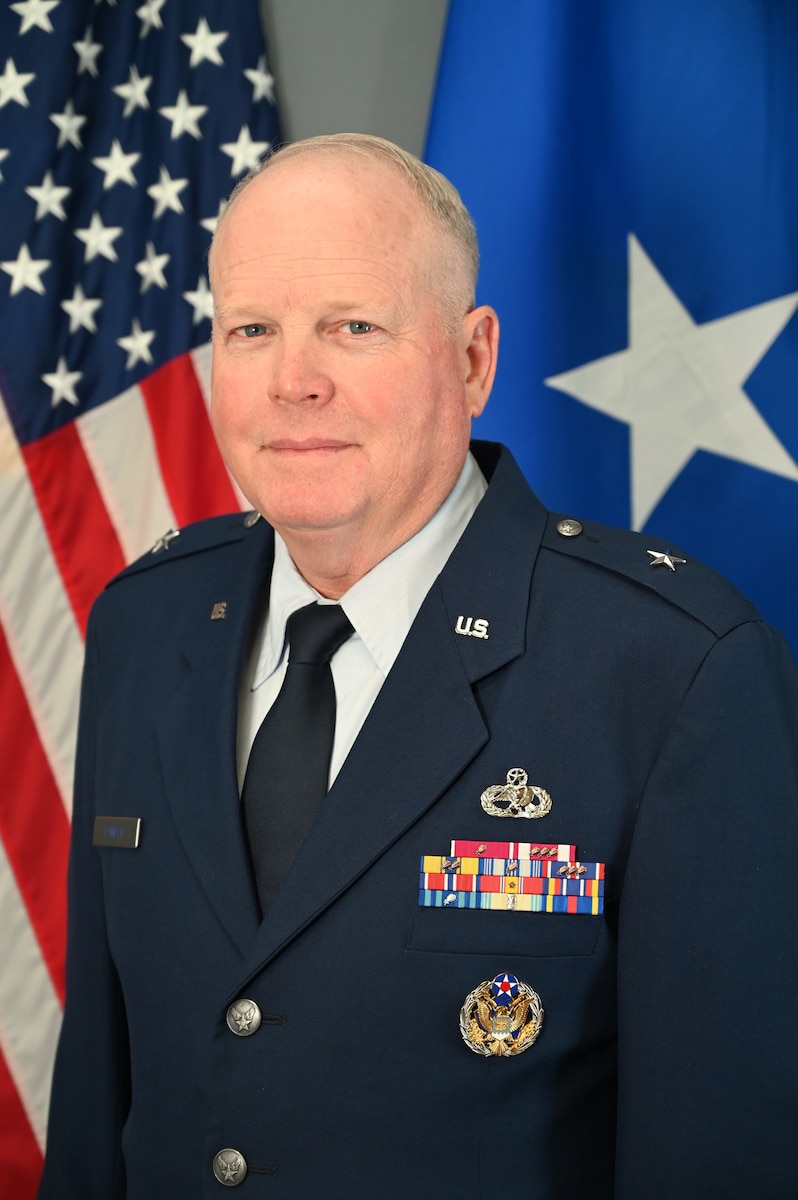 Official portrait of Brig. Gen. Heath Fowler.