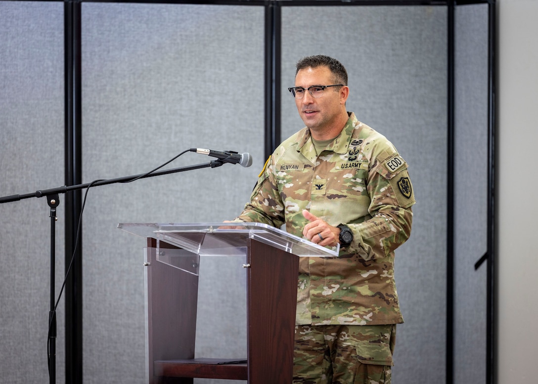 Incoming commander of the Defense Logistics Agency’s U.S. Central Command and U.S. Special Operations region Army Col. Edward Runyan address the workforce for the first time during a change of command ceremony