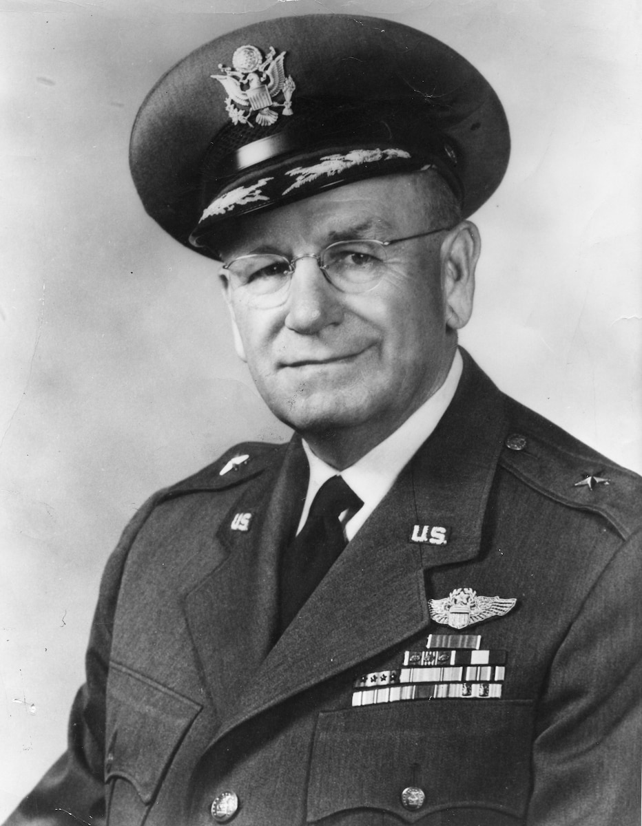 The official portrait of Brig. Gen. Mulzer