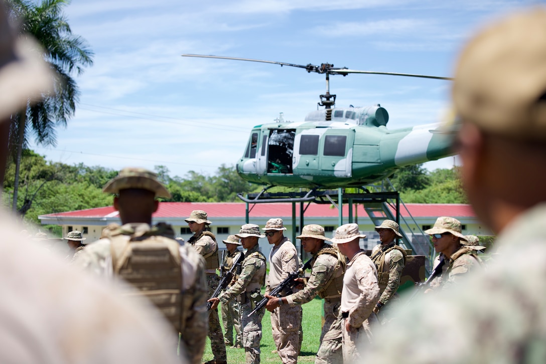 U.S. Marines with 2nd Battalion, 2nd Marine Regiment observes a dry-fire weapons drill conducted by the National Aeronaval Service of Panama during the second training iteration in Panama, June 26, 2025. The Marines and Panama’s forces spent several weeks training together on topics such as live-fire, medical care, jungle training and survival, and land navigation tactics. (U.S. Marine Corps photo by Sgt. Samuel Qin)