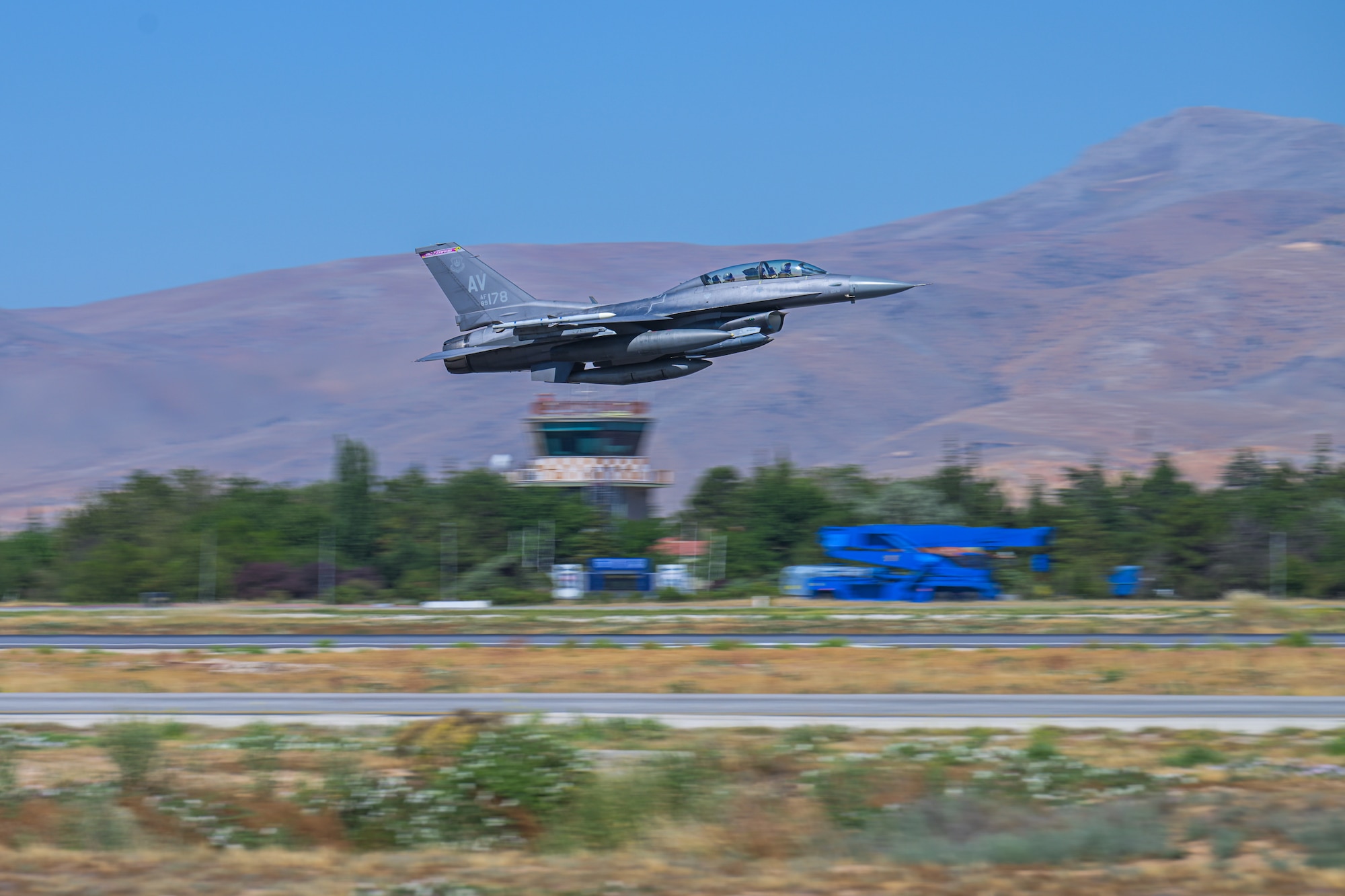 An F-16 takes off.