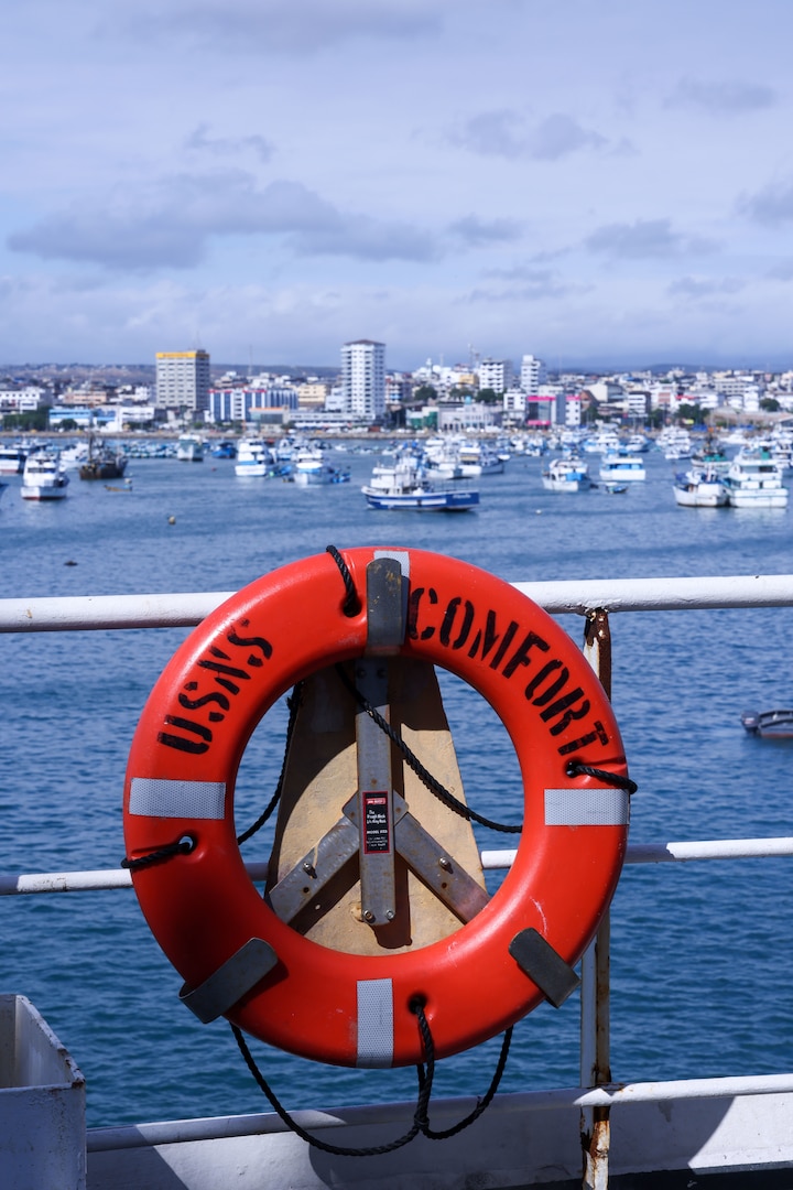 The Mercy-class hospital ship USNS Comfort (T-AH 20) arrives in Manta, Ecuador during Continuing Promise 2025, July 4, 2025. Continuing Promise 2025 is the 16th iteration of the U.S. 4th Fleet/U.S. Naval Forces Southern Command-led mission since 2007, which aims to foster goodwill, strengthen existing partnerships with partner nations, and form new partnerships between host nations, non-federal entities, and international organizations. (U.S. Army photo by Spc. Ethan McCubbins)