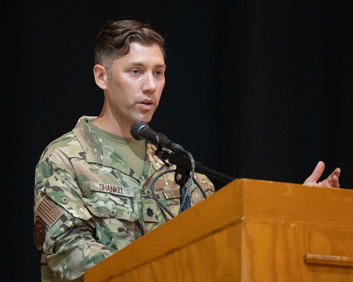 Shankel addresses ceremony attendees
