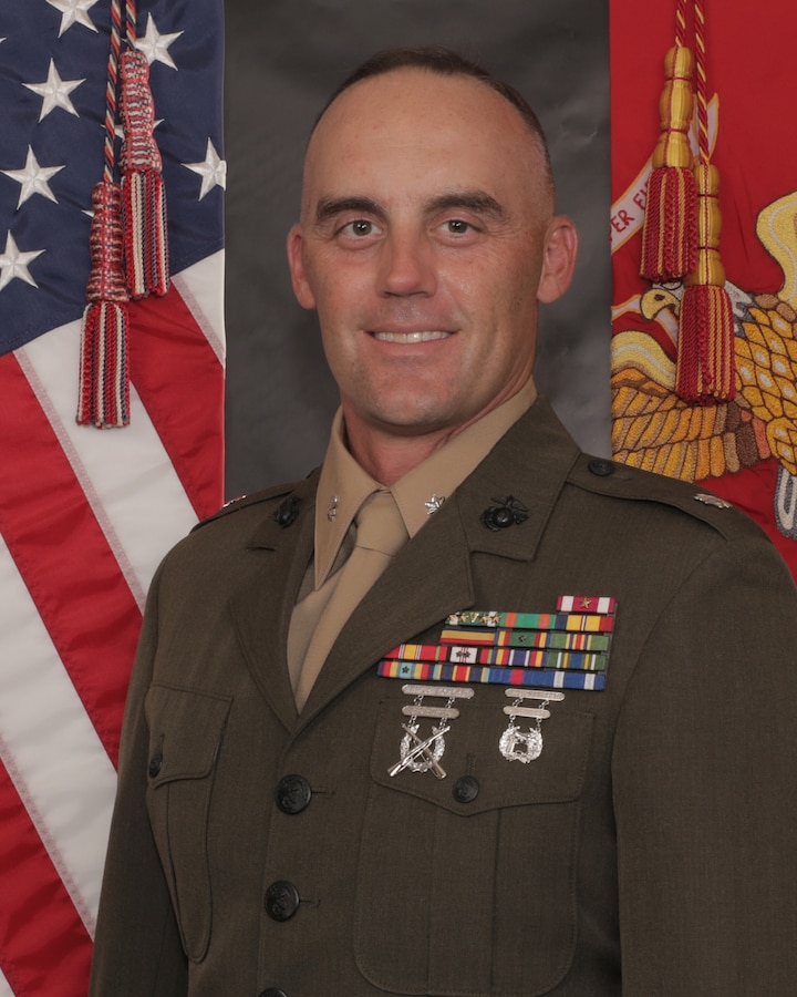 Recruiters School commanding officer command board photo.