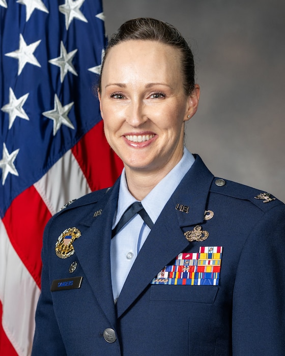 COLONEL MARIETTA E. SANDERS OFFICAL PHOTO
