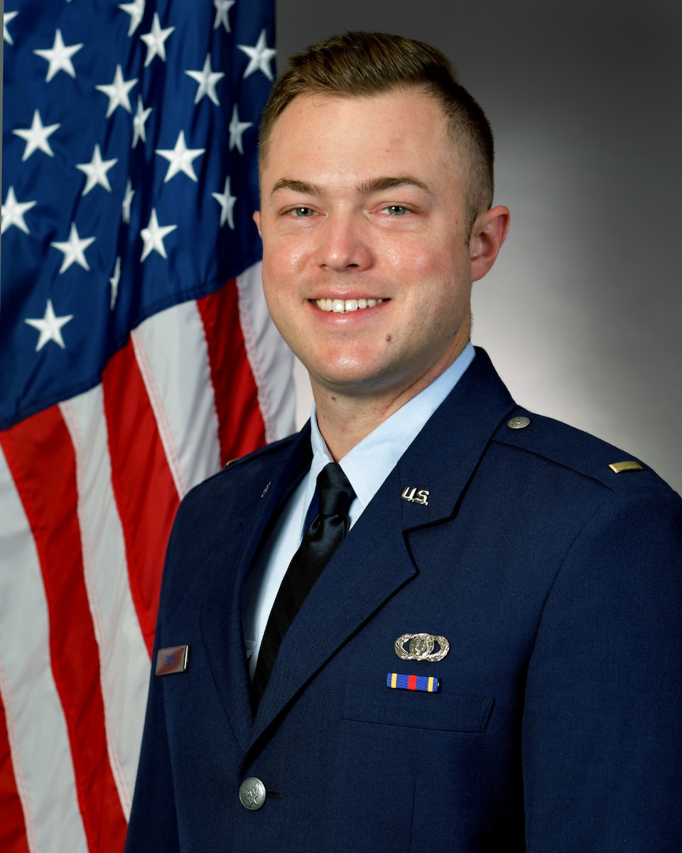 Official Photo of 2nd Lt Eary