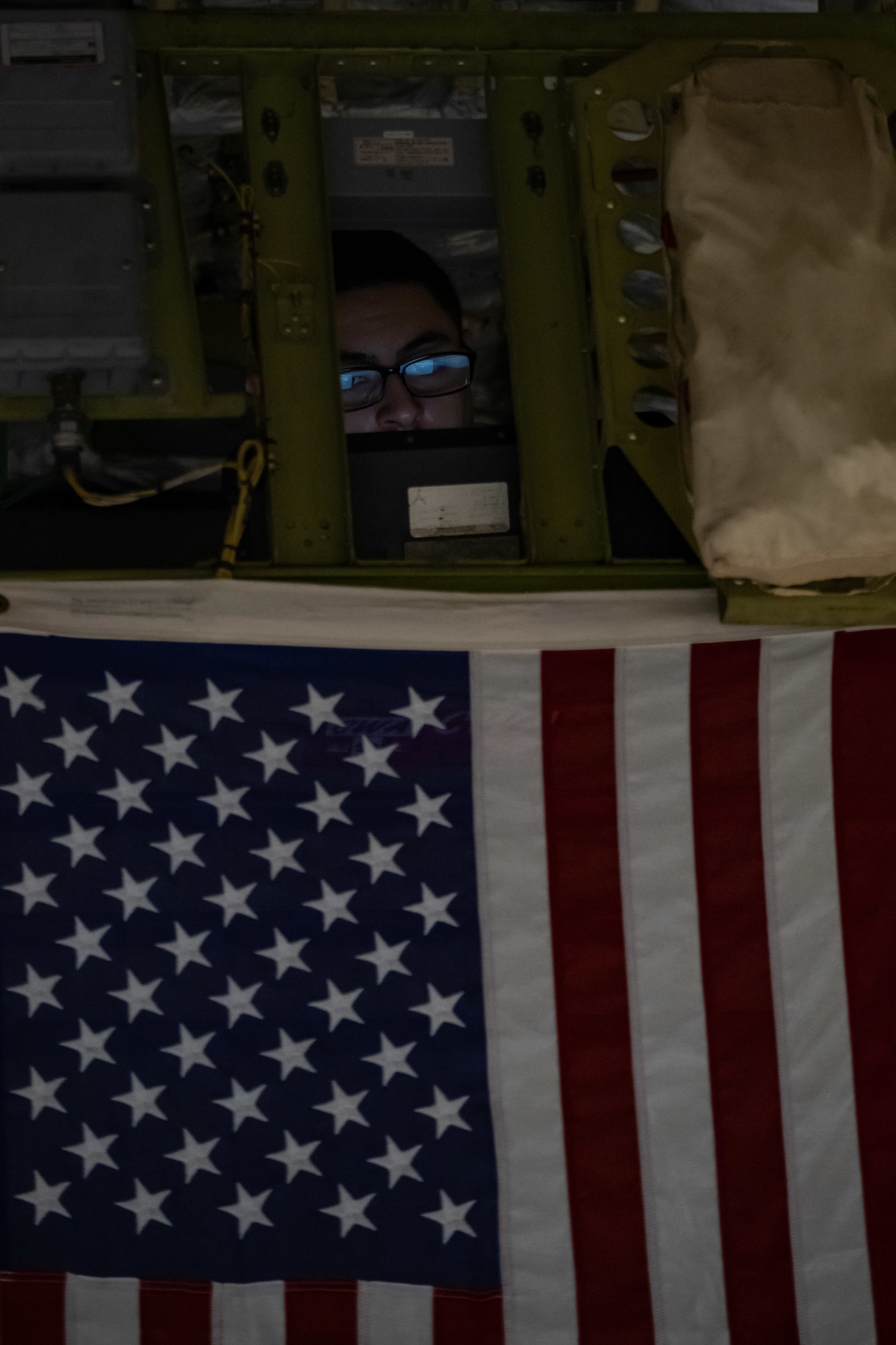 Airmen from the 105th Aircraft Maintenance Squadron and U.S. Air Force Reserve 315th Aircraft Maintenance Squadron work on a C-17 Globemaster III.