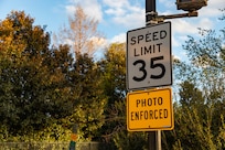A picture of a speed limit sign.