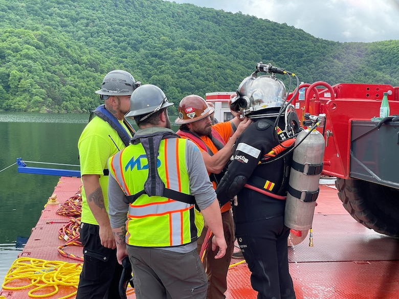 Divers getting gear on