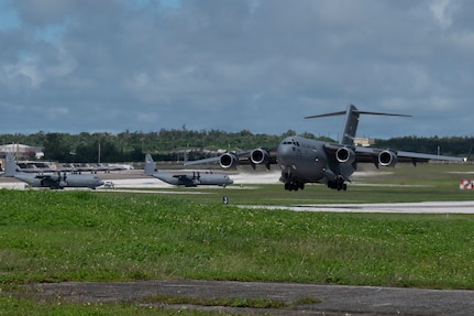 C-17 landing