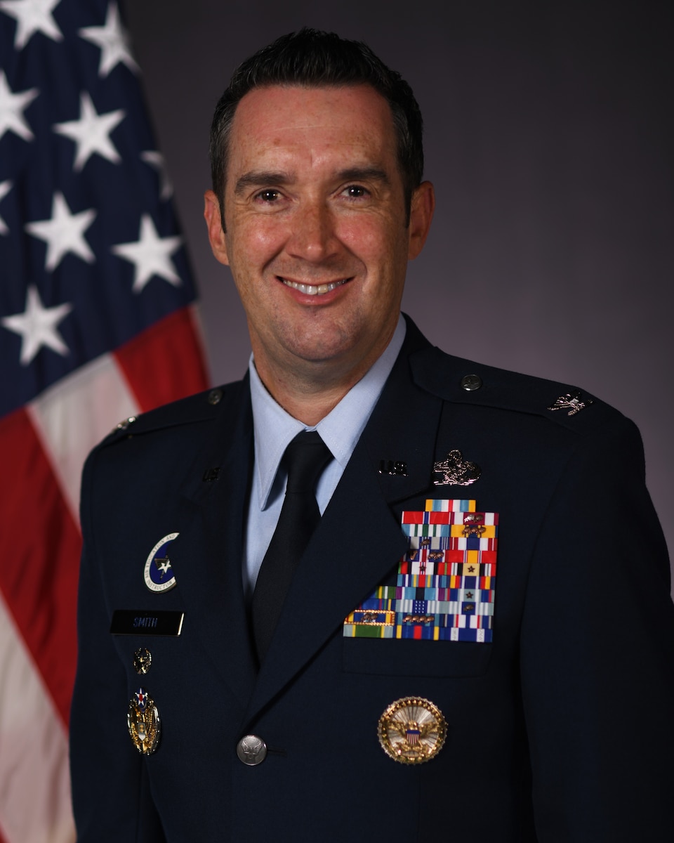 Official Portrait of Colonel Lawrence A. "LA" Smith II