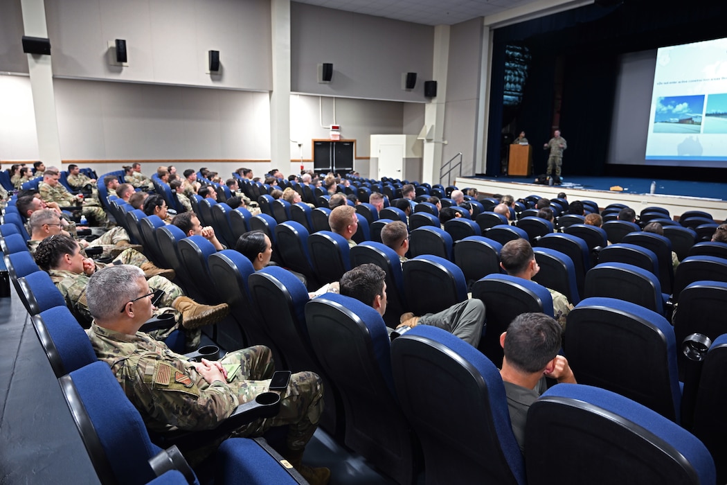 Airmen attend meeting.