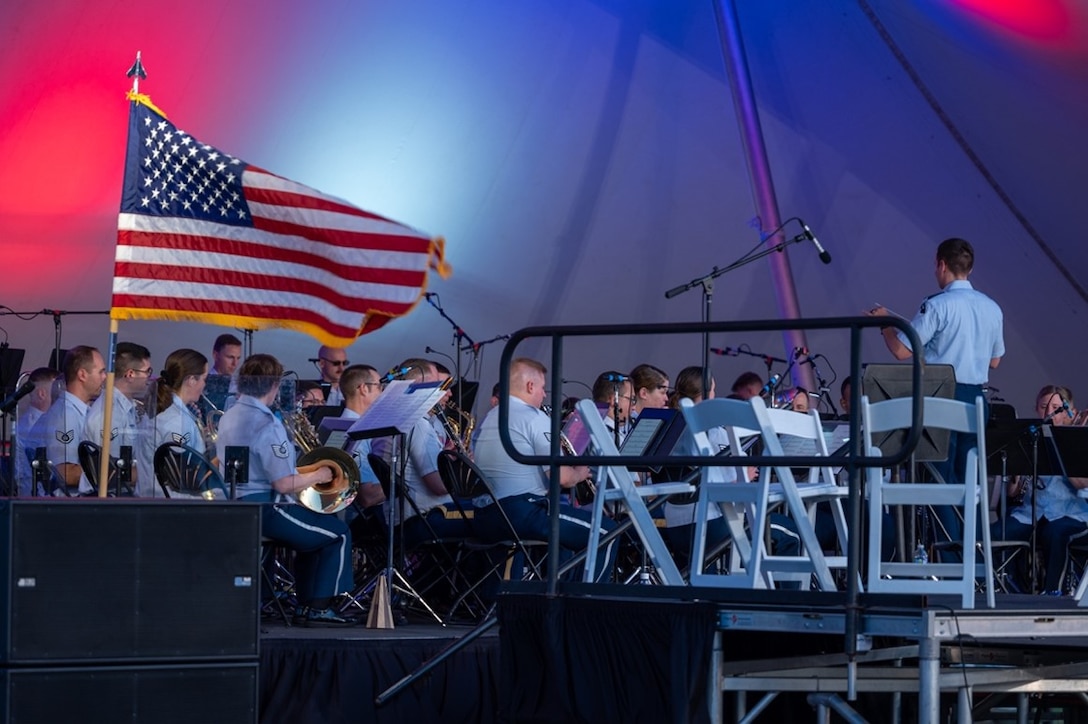 U.S. Air Force band perform on stage. (U.S. Air Force photo by Airman 1st Class Donnell Ramsey)