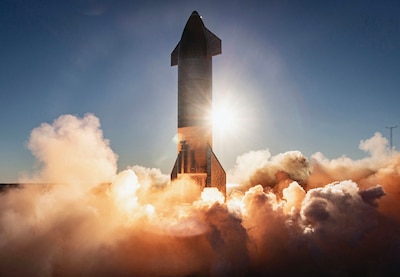 SpaceX’s Starship SN8 prototype shortly after liftoff from Boca Chica, Texas.
