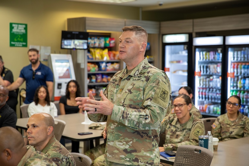 Putting people first: Chef Robert Irvine visits Fort Belvoir to champion warfighter wellness