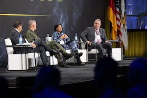 LANDEURO: World War Next Panel