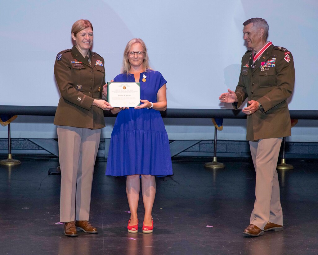 In a Change of Command Ceremony held on July 11, at the Crosstown Concourse Theater in Memphis, Col. John L. Morrow assumed command of the U.S. Army Corps of Engineers Memphis District.  Mississippi Valley Division Commander and Mississippi River Commission President Maj. Gen. Kimberly A. Peeples presided over the ceremony. 

The change of command ceremony is a military tradition that formally signifies the transfer of authority and responsibility from one commanding officer to another, symbolized through the passing of the unit’s colors or flag.