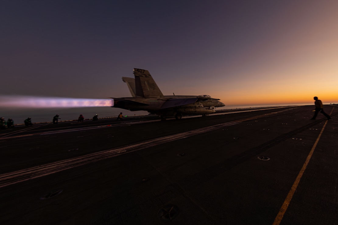 An F/A-18E Super Hornet, attached to Strike Fighter Squadron (VFA) 195, takes off from the flight deck of Nimitz-class aircraft carrier USS George Washington (CVN 73) while underway in the Timor Sea in support of Talisman Sabre 2025, July 15, 2025.