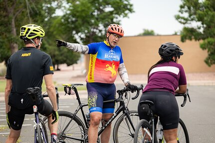 Team Army coach Greg Miller speaks to athletes during familiarization and cycling practice during the 2025 Department of Defense Warrior Games training camp at Fort Carson, Colorado, July 15, 2025.