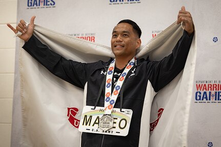U.S. Army Staff Sgt. Nathaniel Mateo wins the silver medal at the powerlifting competition during the 2025 Department of Defense Warrior Games at Colorado Springs, Colorado, July 18, 2025.