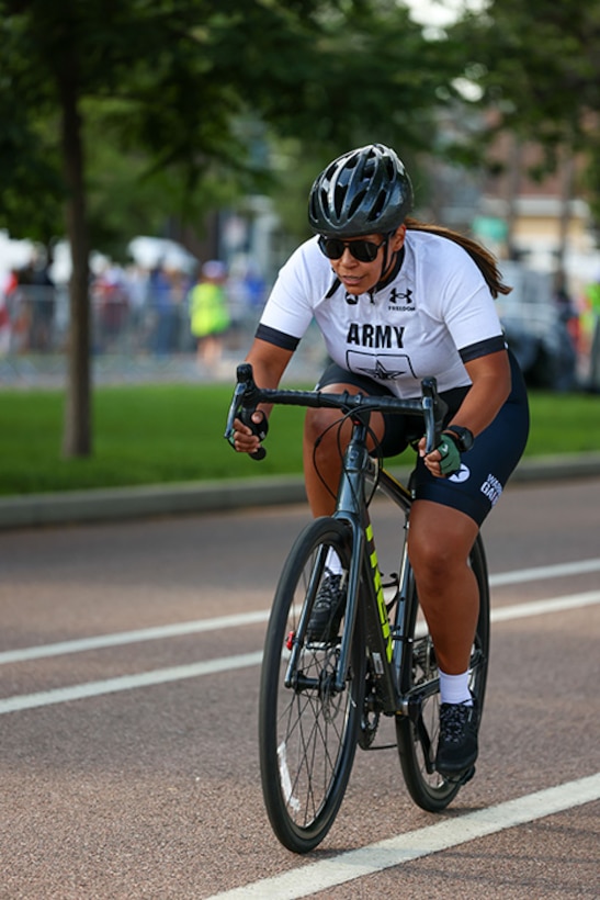 U.S. Army Staff Sgt. Mercedes Rangel competes in the time trials at the cycling event during the 2025 Department of Defense Warrior Games at Colorado Springs, Colorado, July 19, 2025.