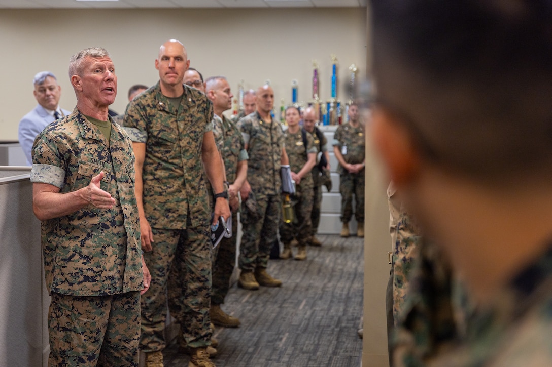 U.S. Marine Corps Commandant Gen. Eric Smith Visits Marine Forces Reserve and Marine Forces South
