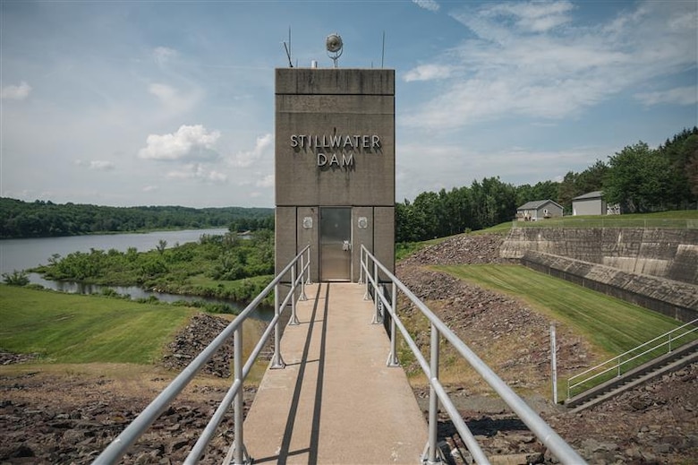 Dam structure