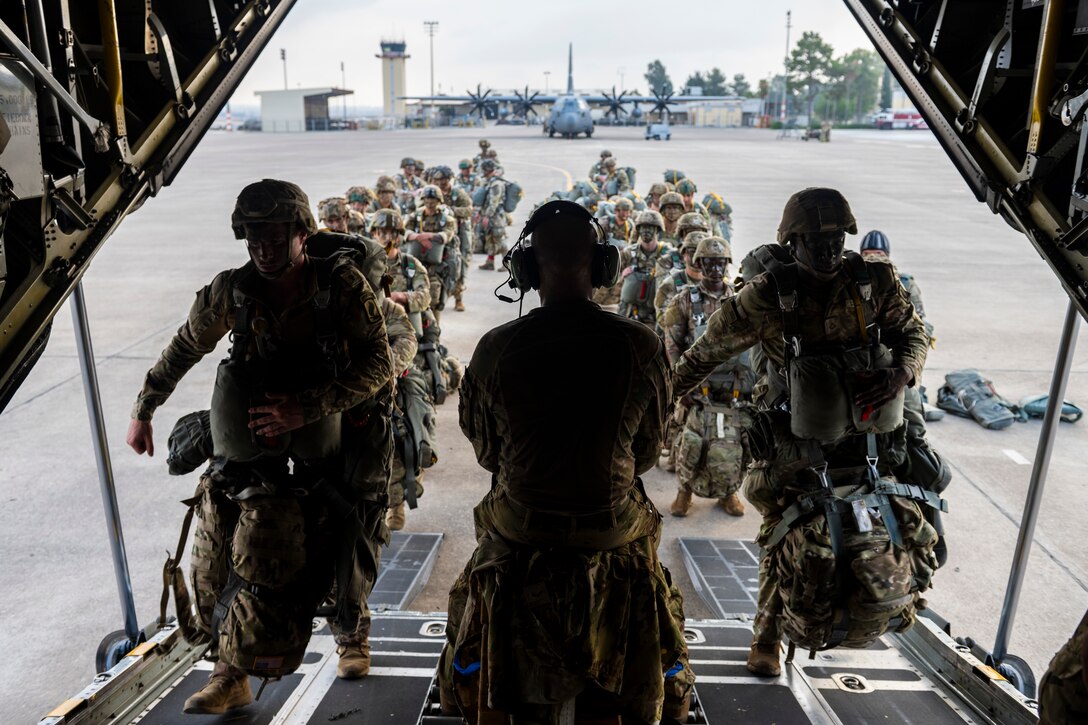 US, Turkish paratroopers launch Agile Spirit 25 with joint airborne operation