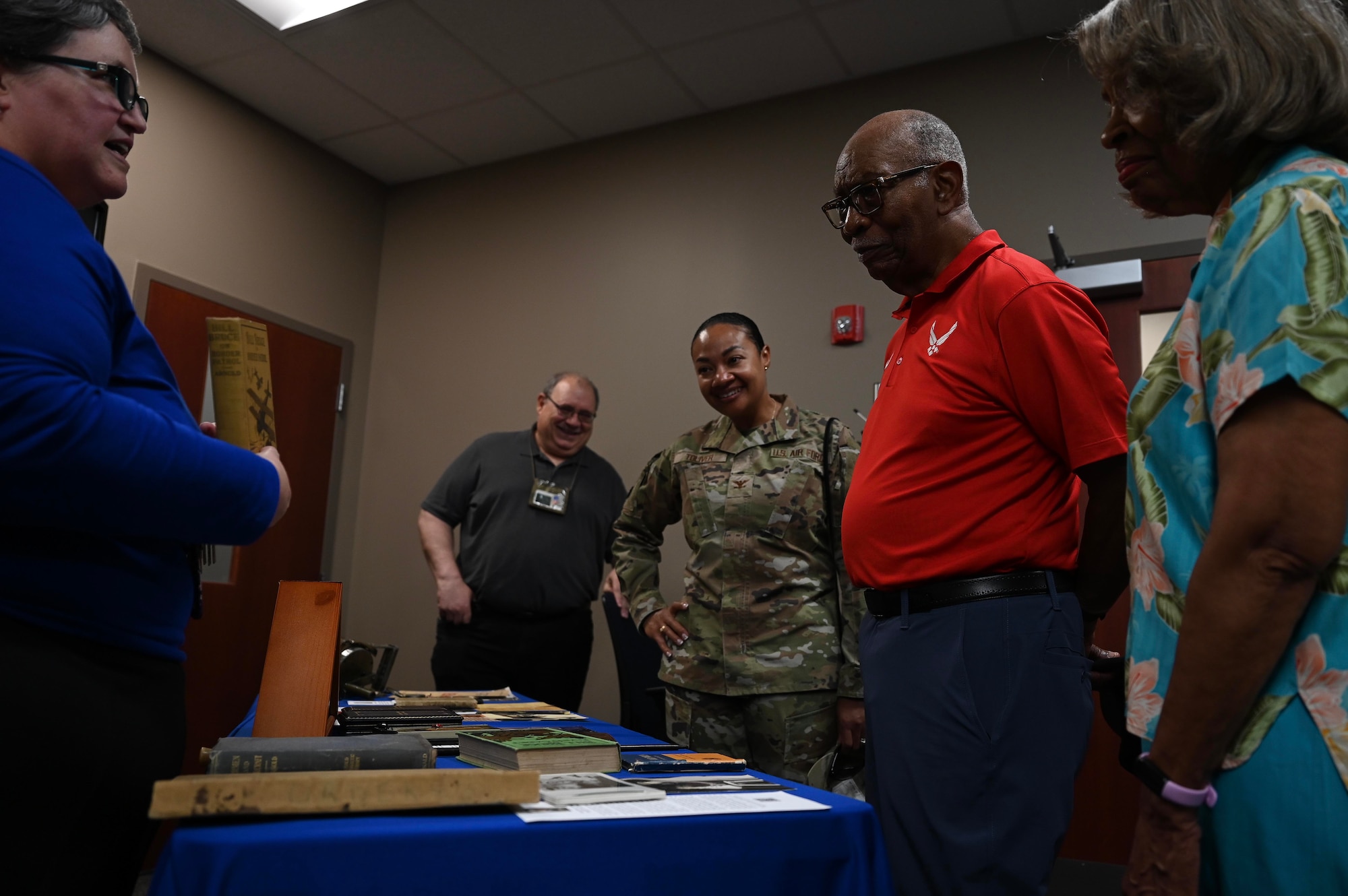 A library and archives tour at Muir S. Fairchild Research Information Center.