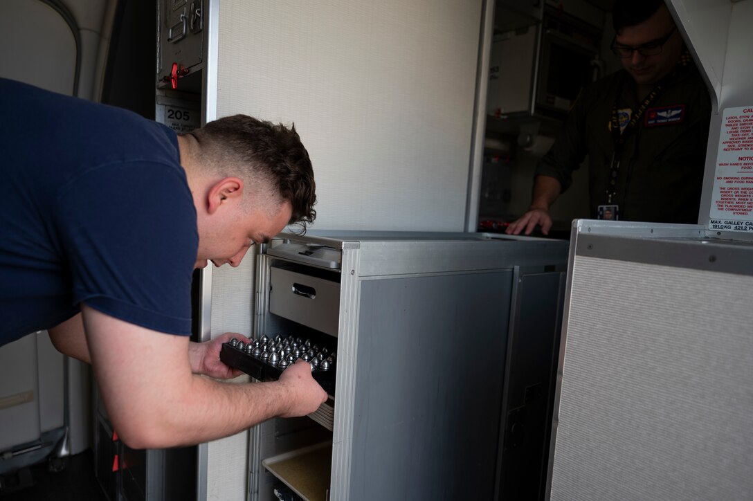 Airman loading tray