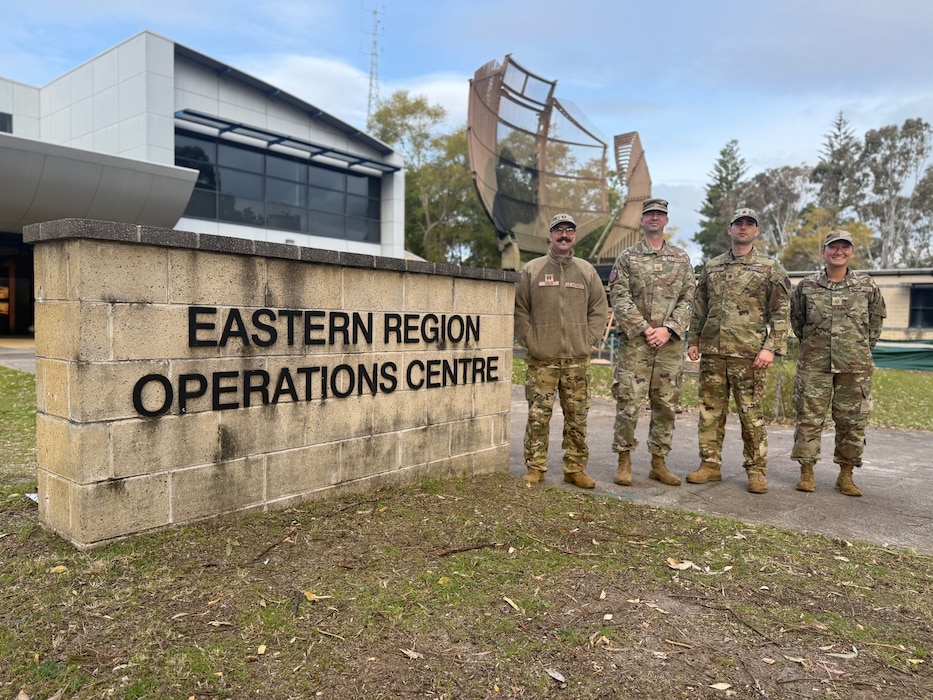 Group Photo of Western Air Defense members at the Eastern Region Operations Centre, 3CRU CRC Building, RAAF BASE WILLIAMTOWN, New South Wales, Australia, July 15, 2025.