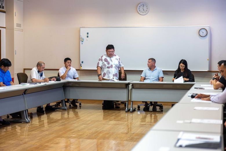 ７月１４日、辺野古交流プラザで辺野古・海兵隊キャンプ・シュワブ親善委員会が一堂に会し、協議会を実施しました。