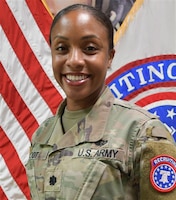 Lt Col Jade Root Headshot Dallas Forth Worth Recruiting Battalion
