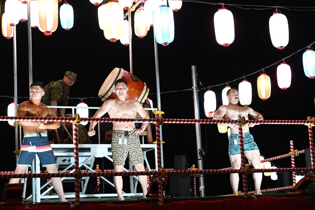 Sgt. Jordan Sparks flexes his muscles during his first novice bodybuilding competition.