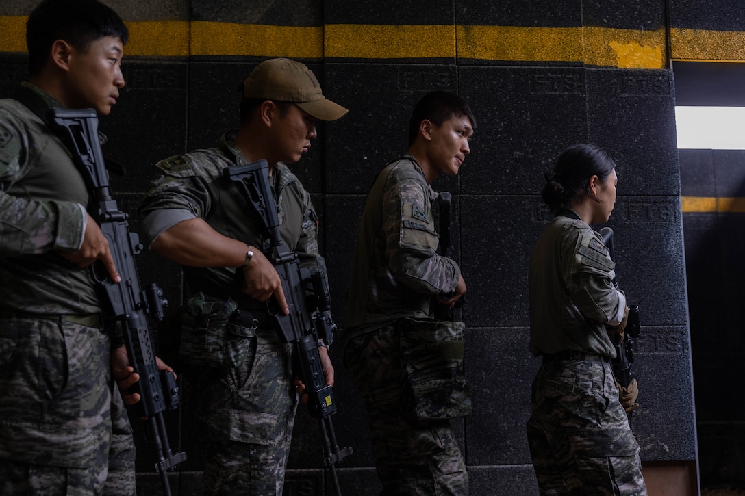 Republic of Korea Marines with 1st Marine Division, ROK conduct military operations in urban terrain training during the Korean Marine Exercise Program 25.2 in Pohang, South Korea, July 17, 2025. KMEP is conducted regularly between the ROK and U.S. Marine Corps to increase their combined capabilities through realistic training geared towards deterring threats and maintaining peace in the Indo-Pacific. (U.S. Marine Corps photo by Cpl. Kanoa Thomas)