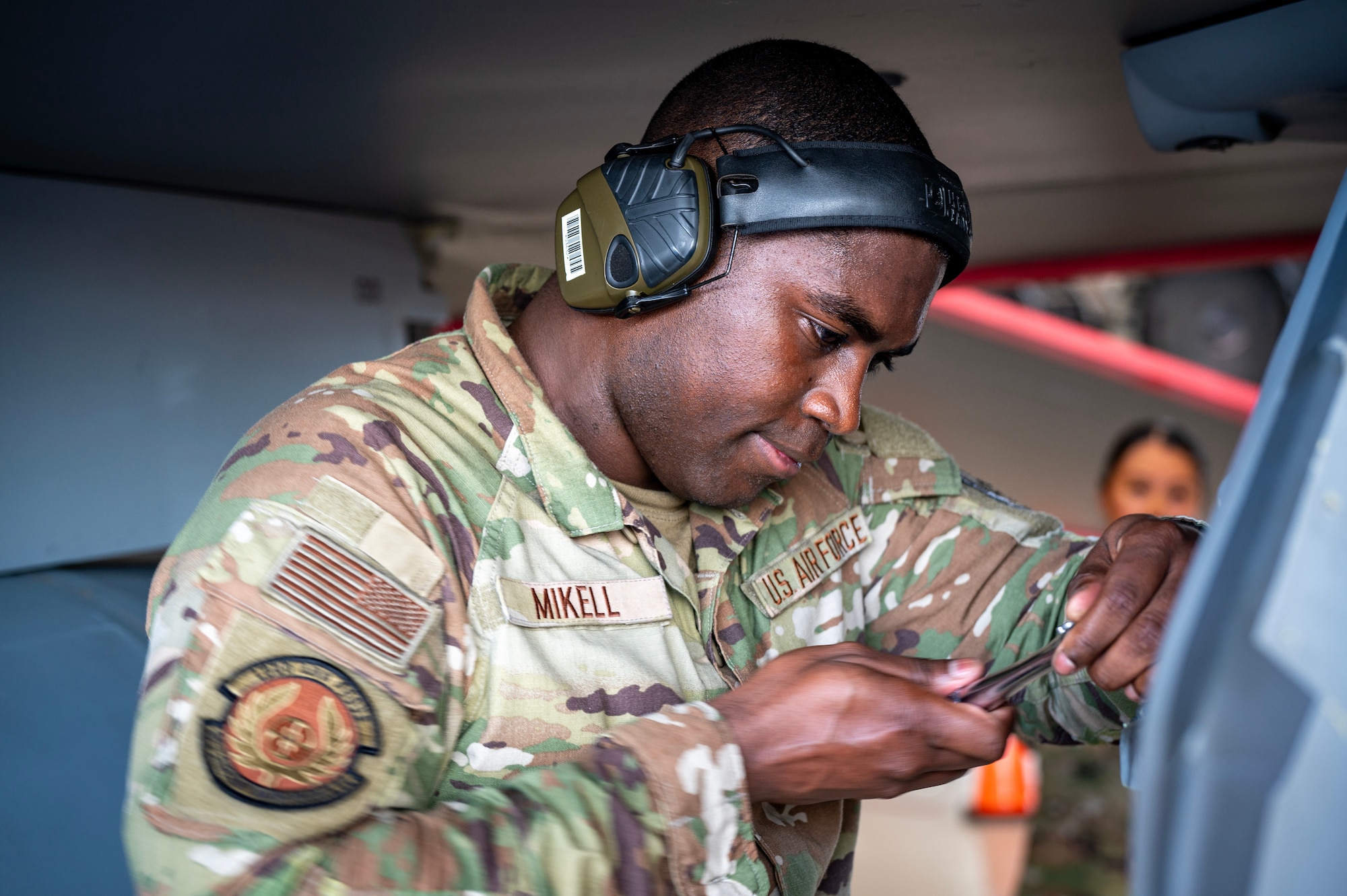 Airmen battle in weapons load competition.