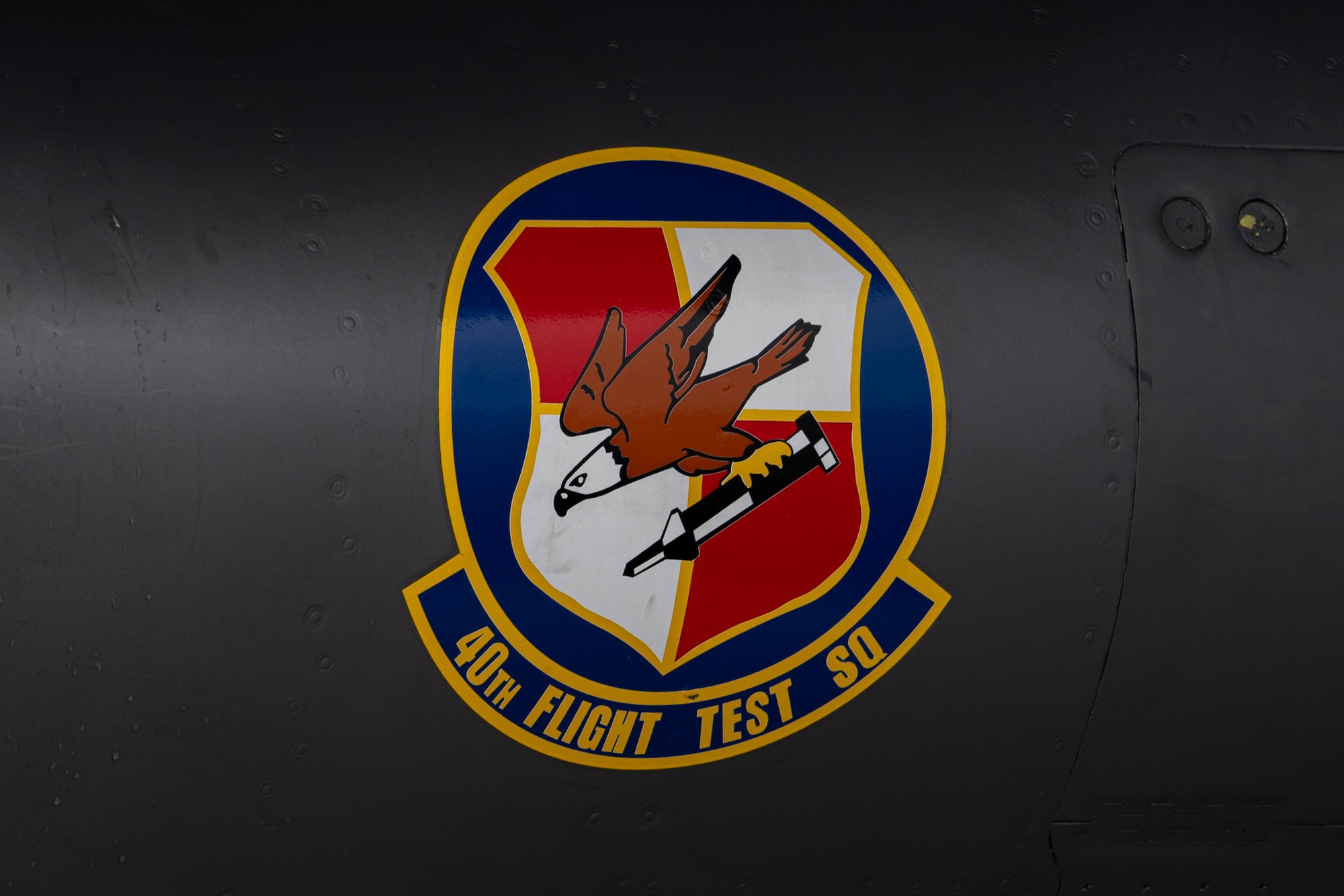 Photo of an emblem on a F-16C Fighting Falcon
