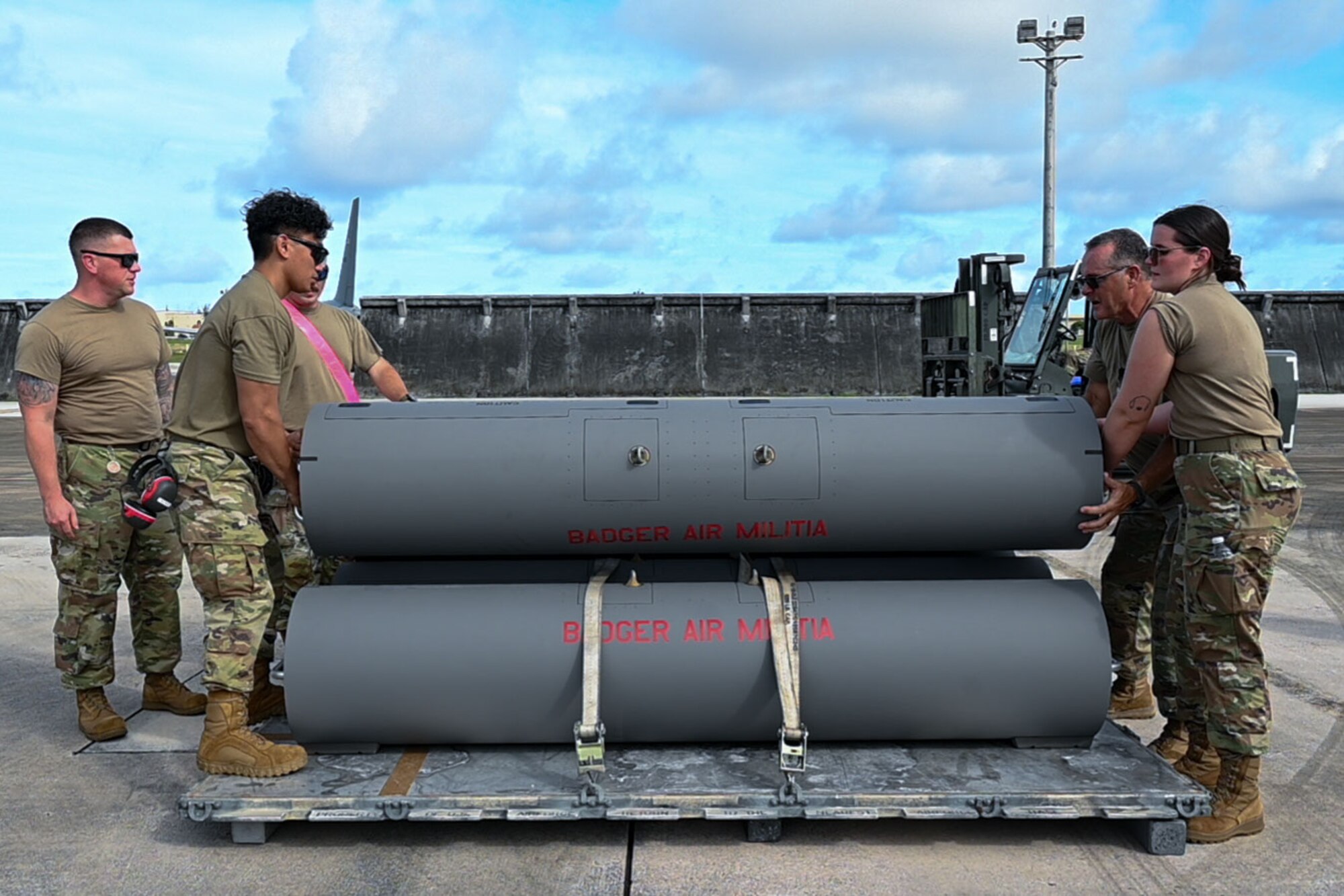 U.S. Air Force Air National Guardsmen assigned to the 187th Aircraft Maintenance Squadron, Montgomery Regional Air National Guard Base, Alabama Air National Guard., unload the new Advanced Travel Pod designed for the F-35A Lightning II.