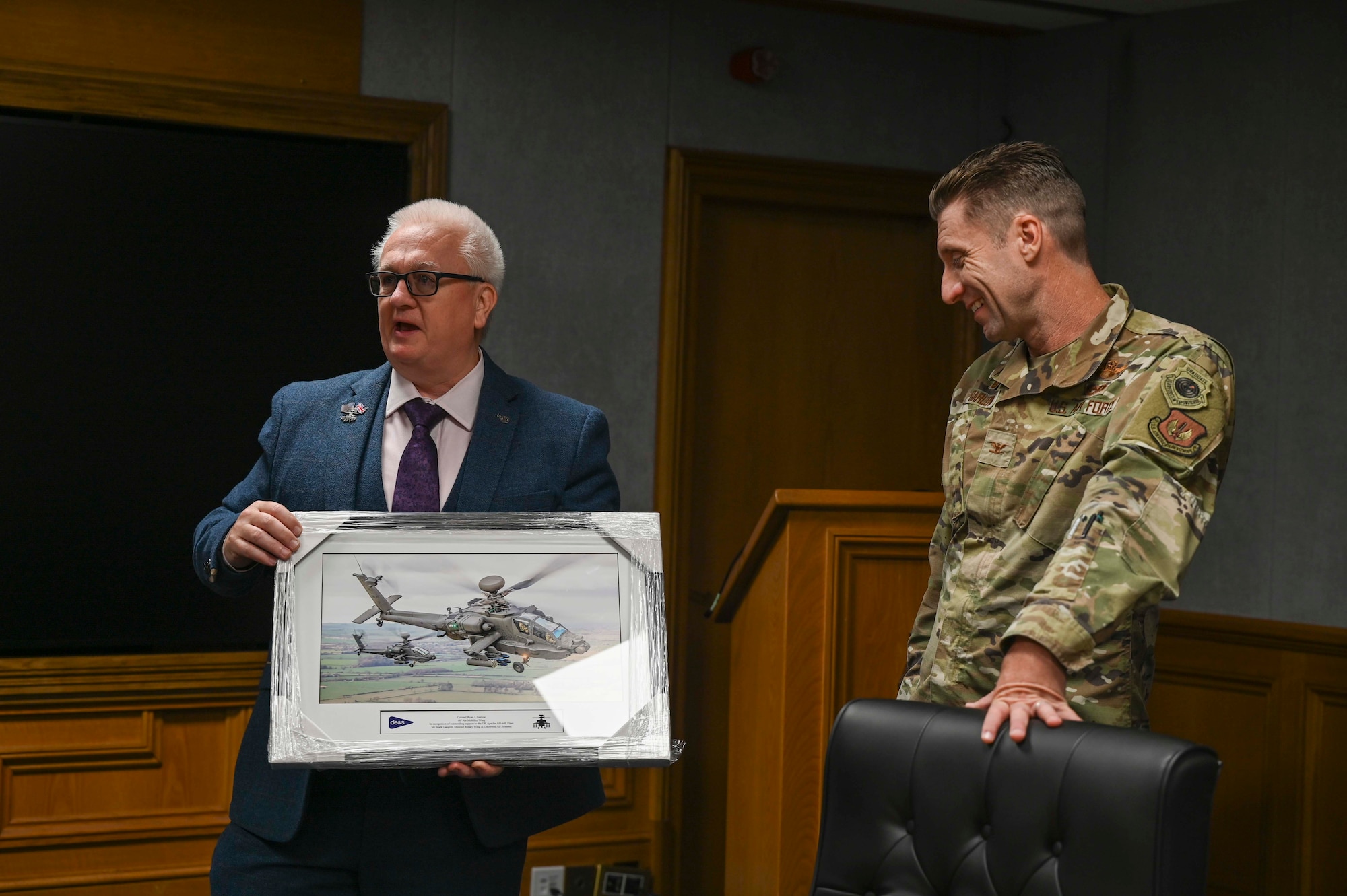 Garlow received the award for his support in the transferring of the British AH-64E Apache, strengthening the ties between the U.S. and U.K. military.