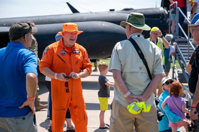 Jon Huggins, 1st Reconnaissance Squadron U-2 instructor pilot, talks with Experimental Aircraft Association AirVenture Oshkosh attendees in Oshkosh, Wisconsin, July 20, 2025.