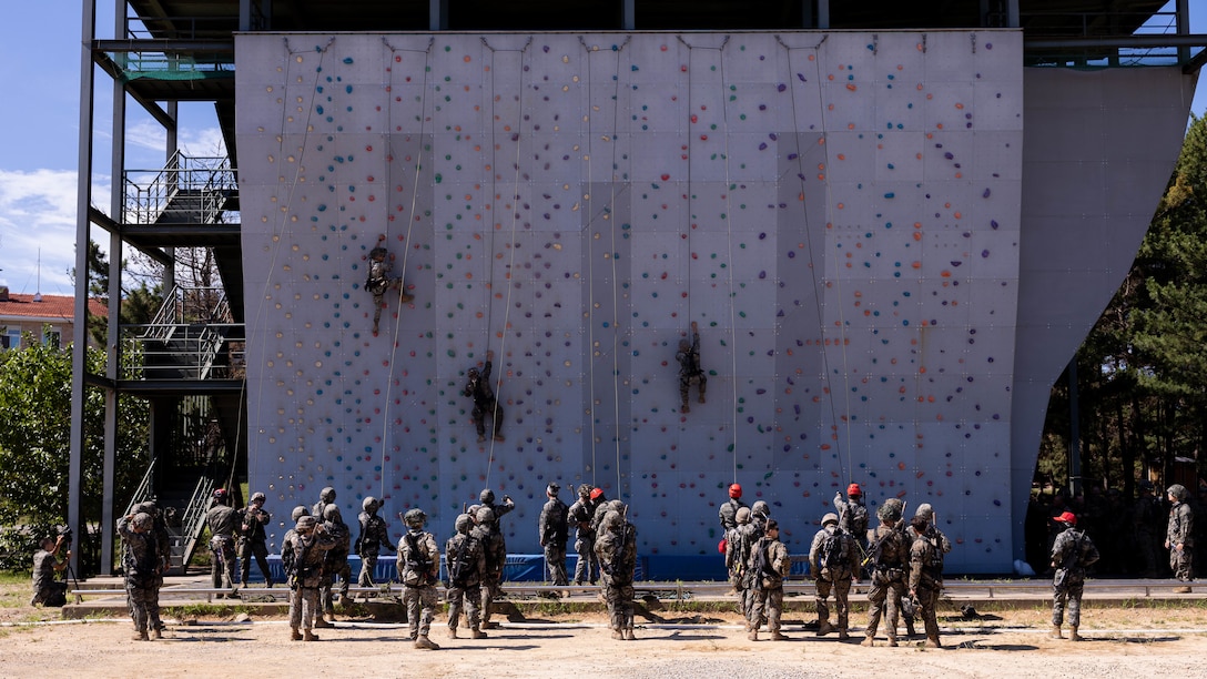 2/23 Marines teach and conduct MOUT Techniques with ROK Marines | Day 1