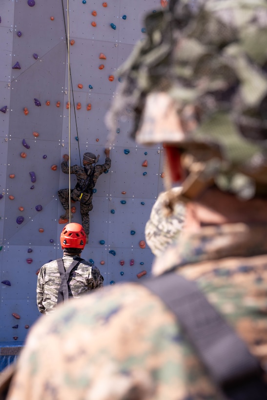2/23 Marines teach and conduct MOUT Techniques with ROK Marines | Day 1