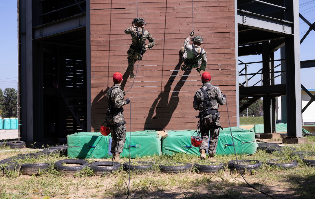 2/23 Marines teach and conduct MOUT Techniques with ROK Marines | Day 1