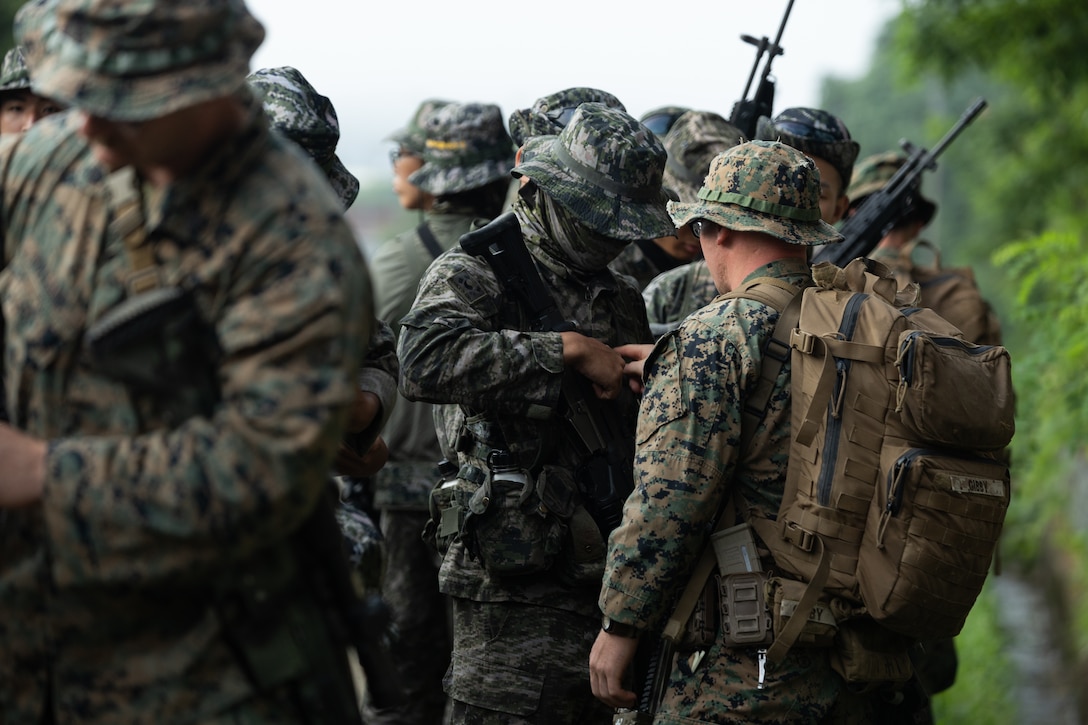 2/23 Marines teach and conduct MOUT Techniques with ROK Marines | Day 2